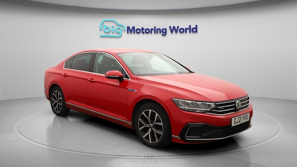 Used Volkswagen Passat 2021 for sale - 76215199: Photo 2