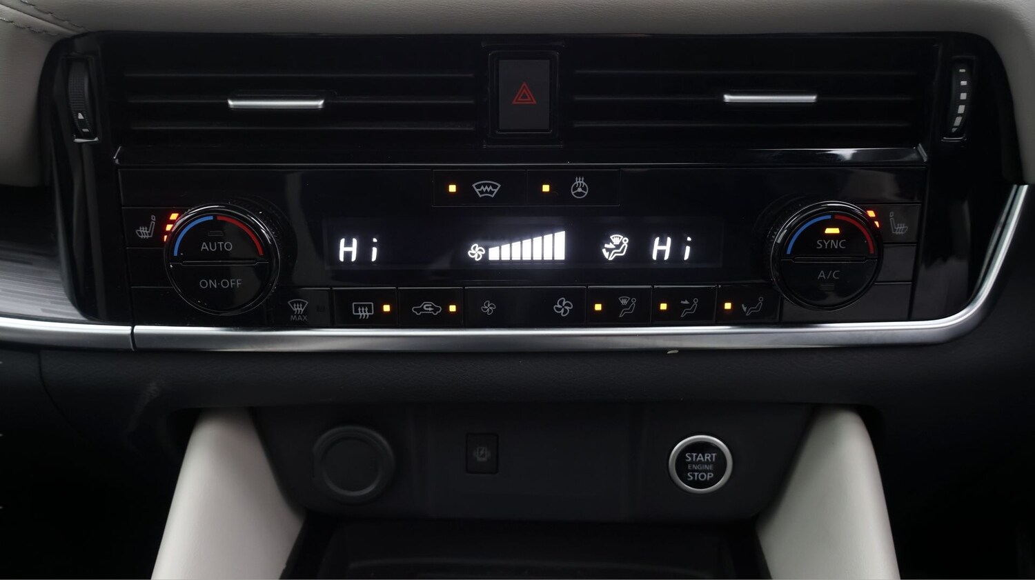 Used Nissan Qashqai for sale - 77802218: Photo 12