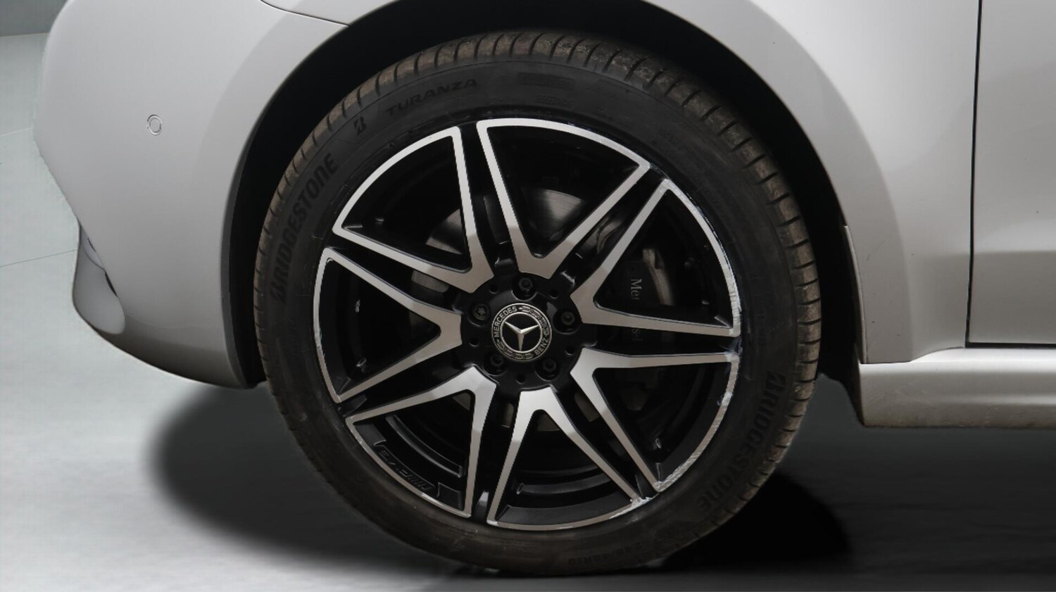 Used Mercedes-Benz V-Class 2023 for sale - 76498982: Photo 19