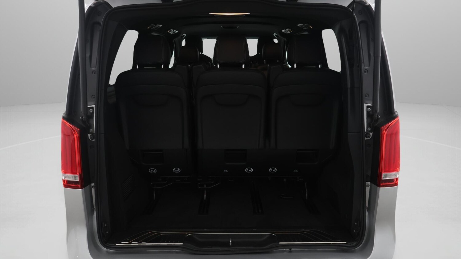 Used Mercedes-Benz V-Class 2023 for sale - 76498982: Photo 22