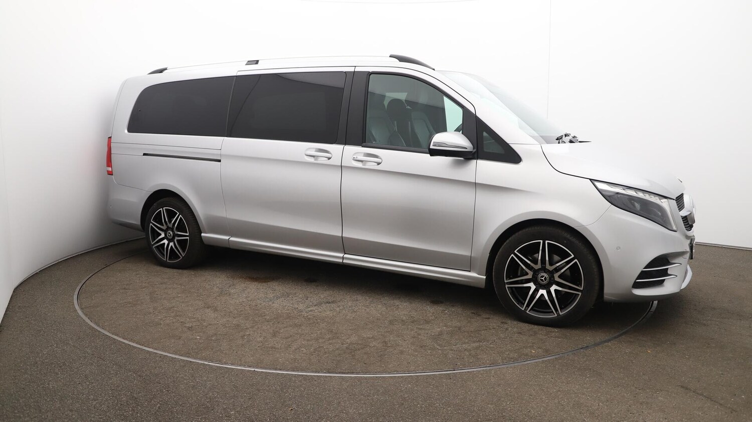 Used Mercedes-Benz V-Class 2023 for sale - 76498982: Photo 48