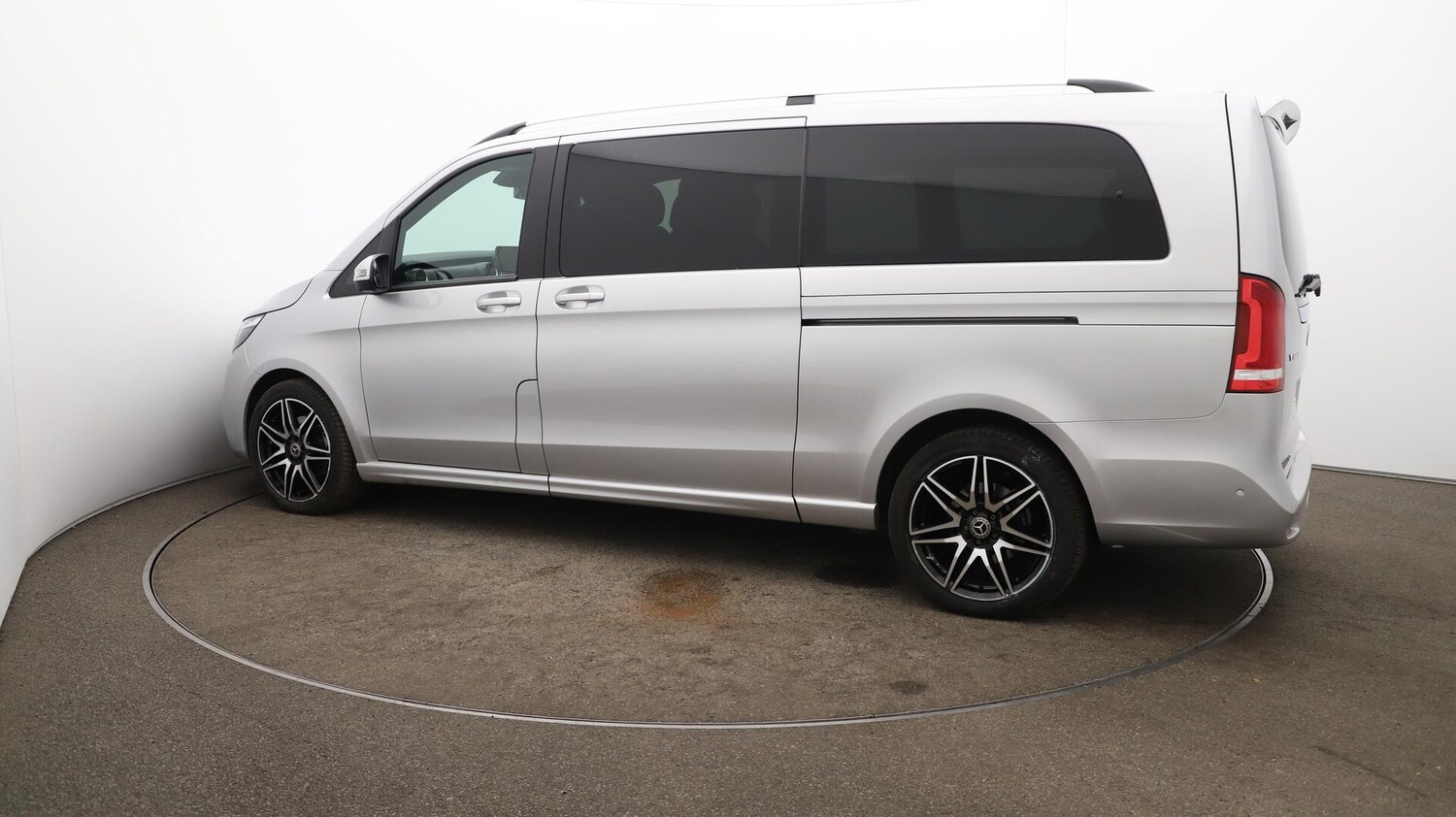 Used Mercedes-Benz V-Class 2023 for sale - 76498982: Photo 49