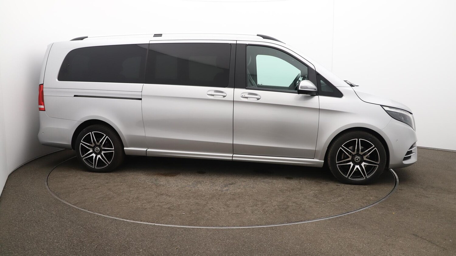 Used Mercedes-Benz V-Class 2023 for sale - 76498982: Photo 51