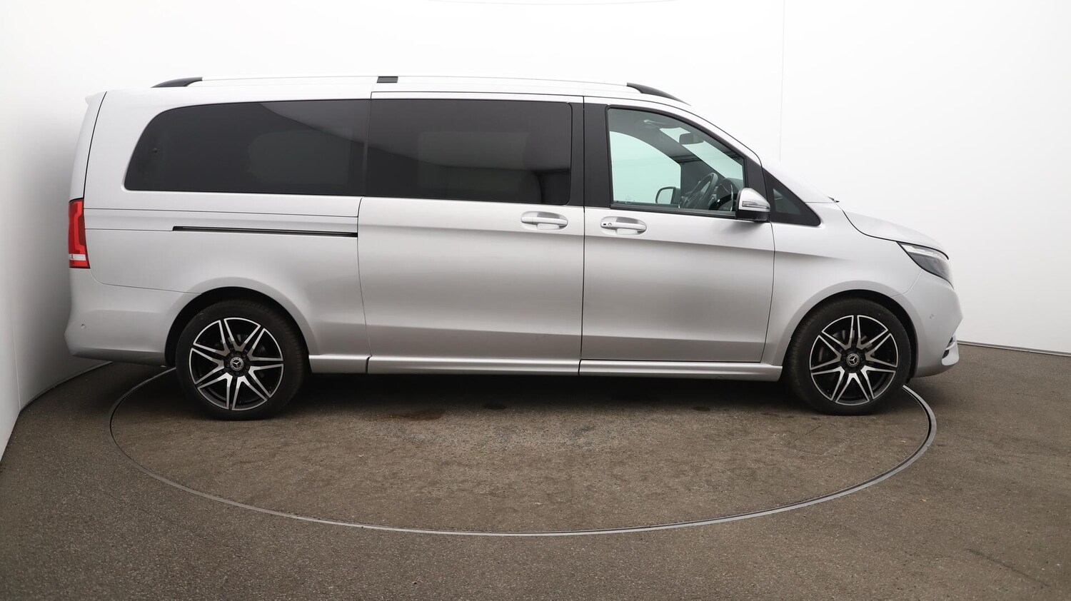 Used Mercedes-Benz V-Class 2023 for sale - 76498982: Photo 52