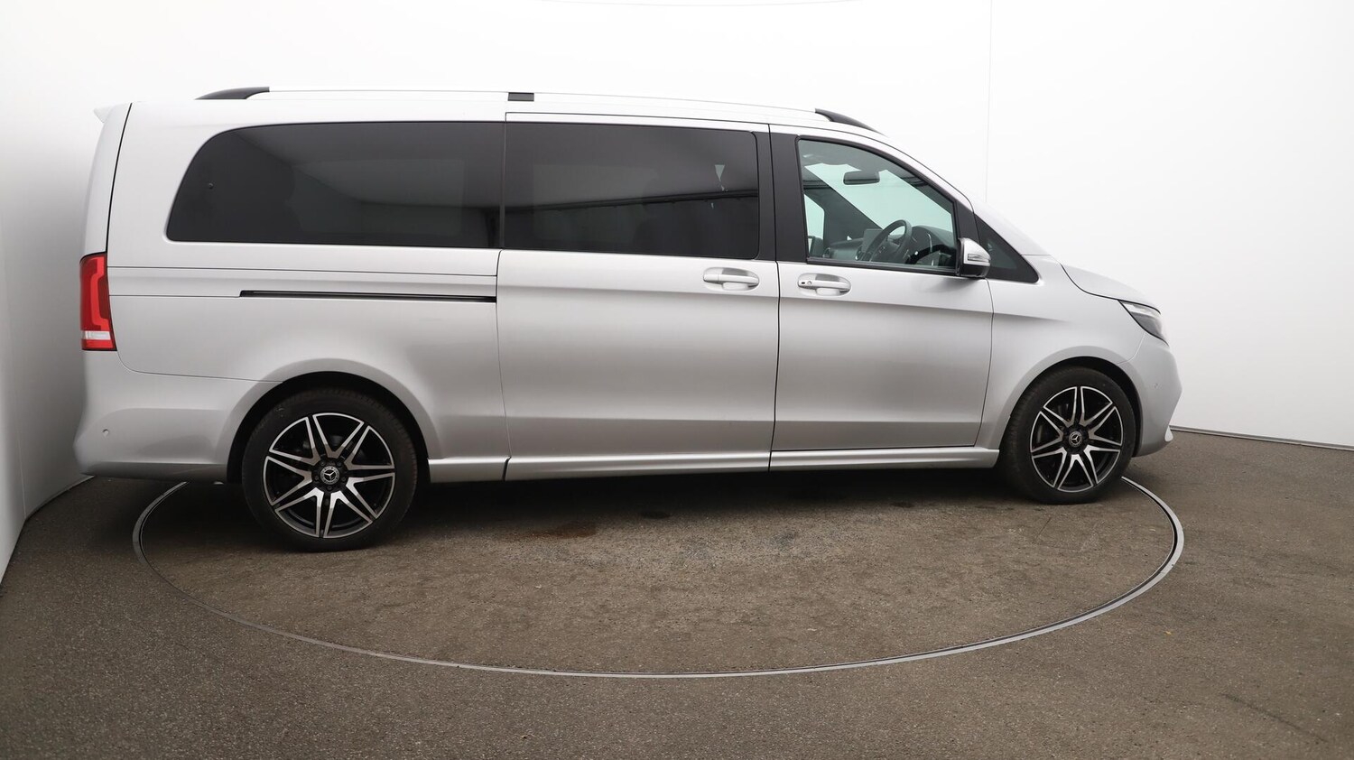 Used Mercedes-Benz V-Class 2023 for sale - 76498982: Photo 53