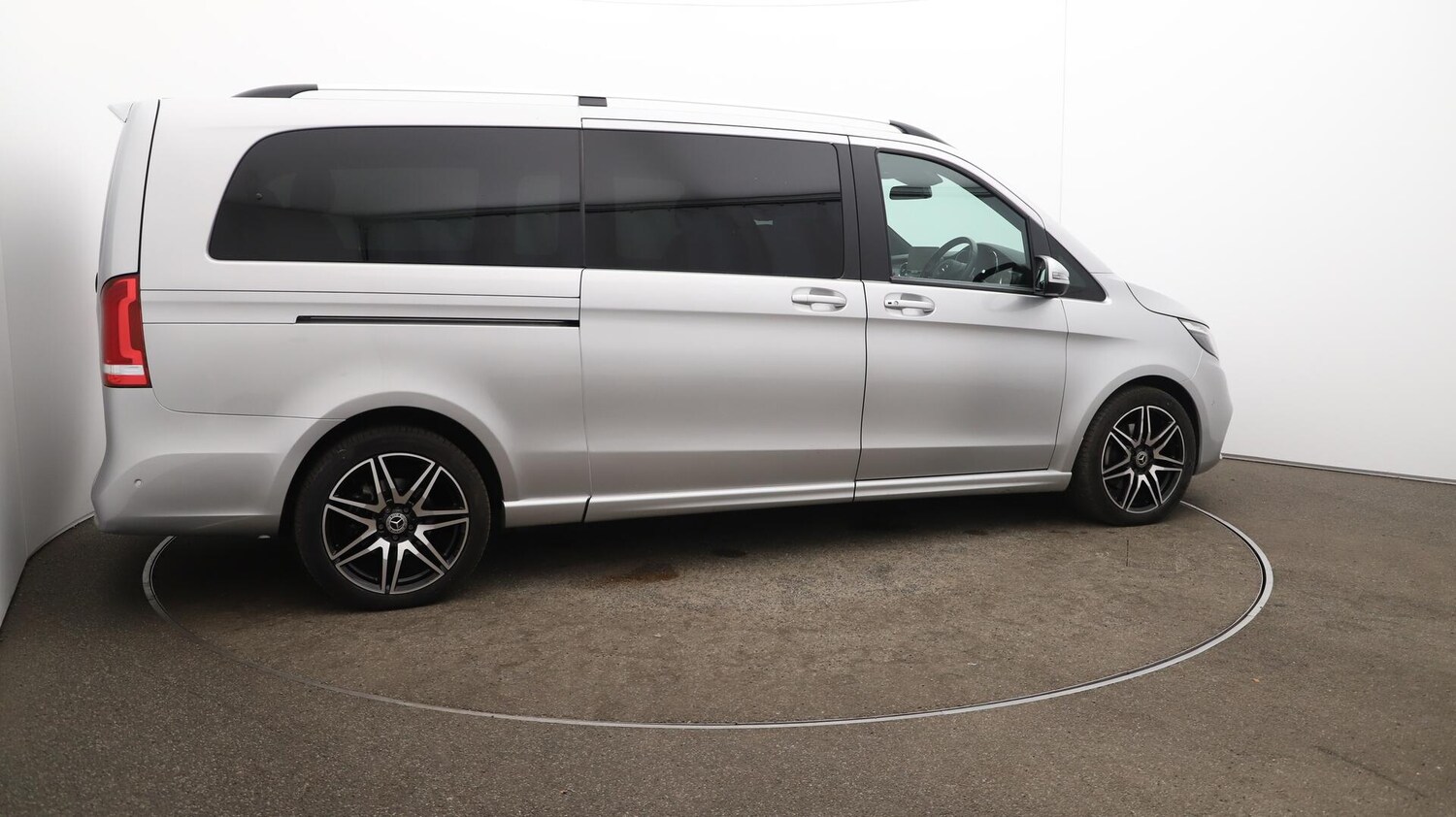 Used Mercedes-Benz V-Class 2023 for sale - 76498982: Photo 54