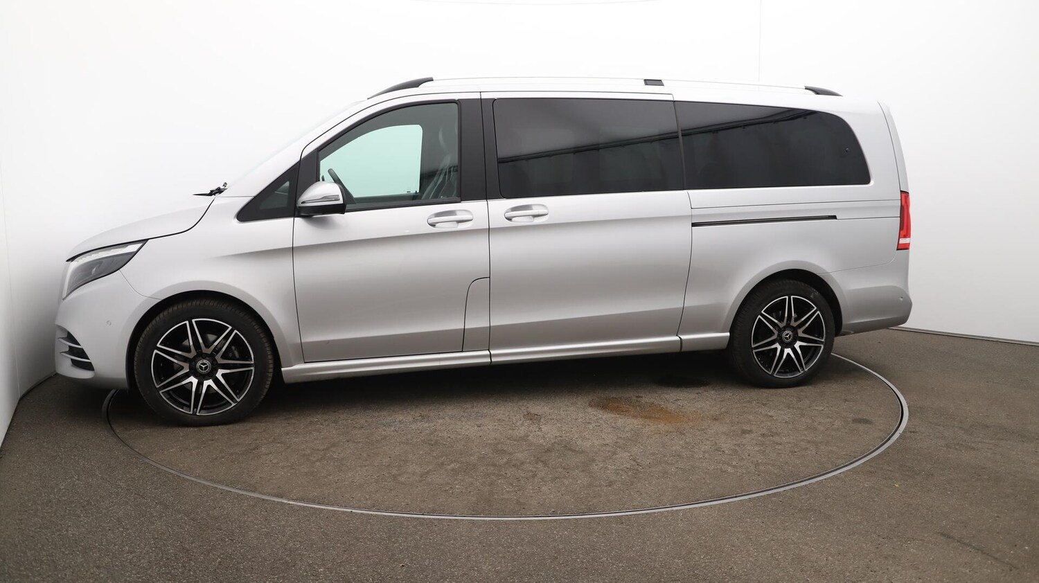 Used Mercedes-Benz V-Class 2023 for sale - 76498982: Photo 68