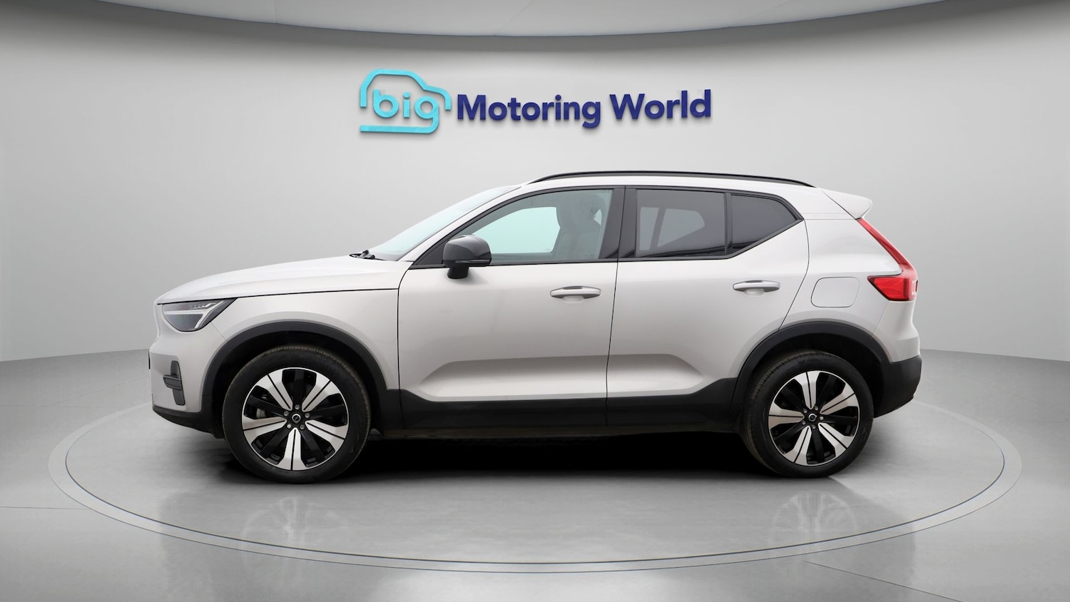 Used Volvo XC40 2023 for sale - 77365679: Photo 4