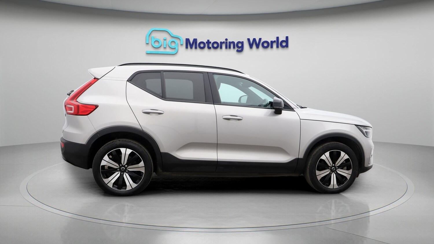 Used Volvo XC40 2023 for sale - 77365679: Photo 8