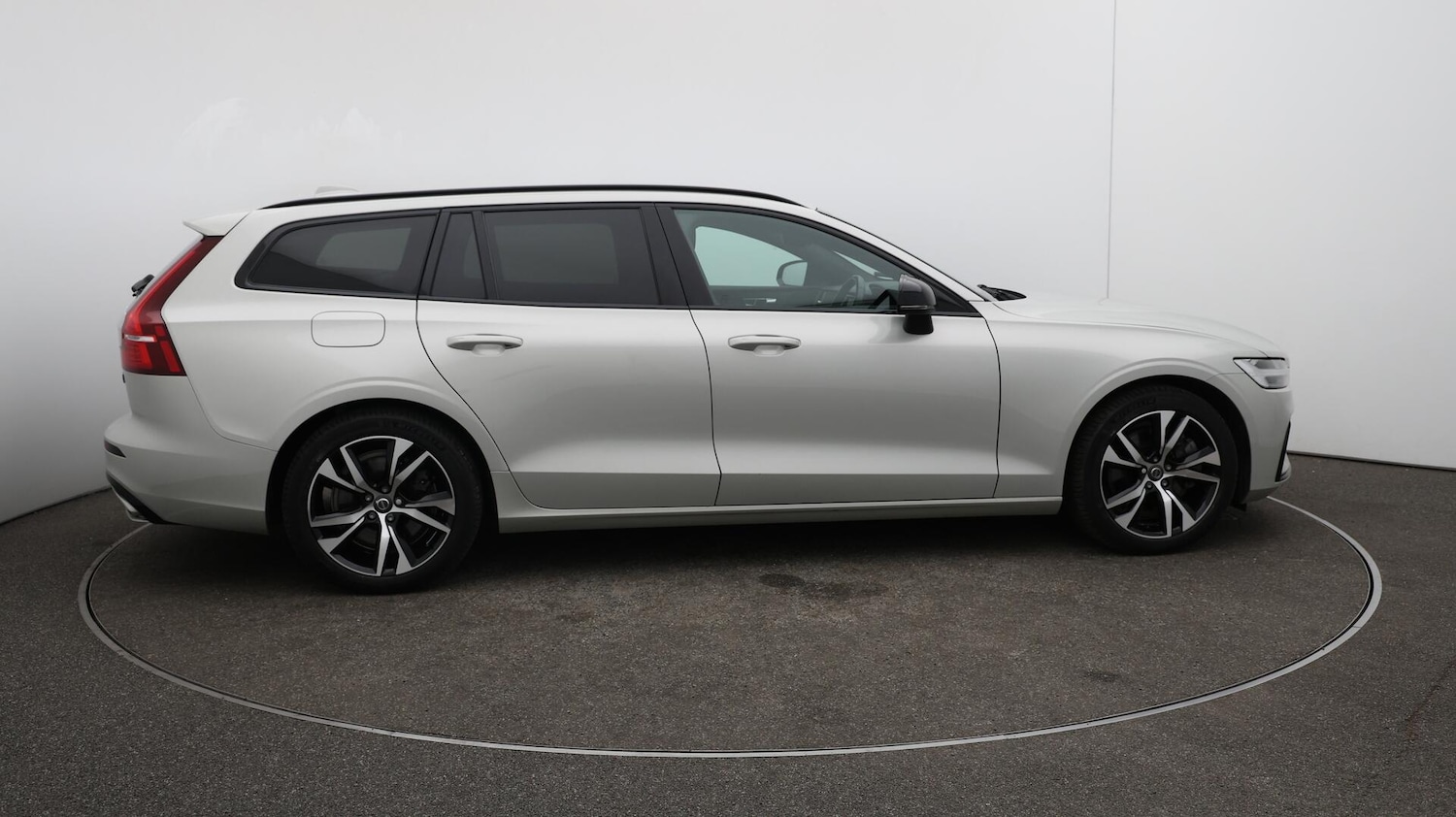 Used Volvo V60 2022 for sale - 76592346: Photo 51