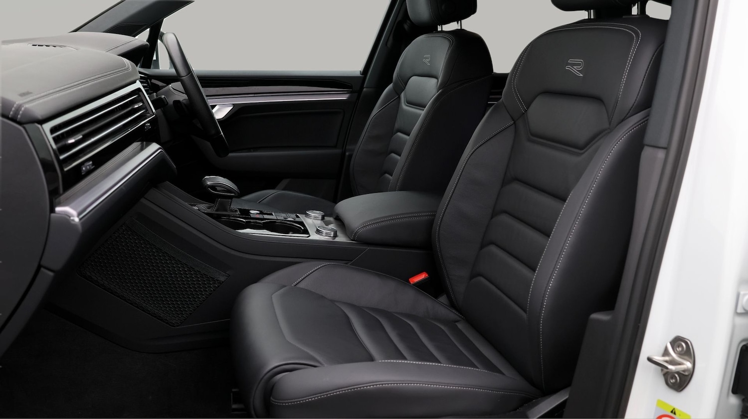 Used Volkswagen Touareg 2023 for sale - 77285399: Photo 14