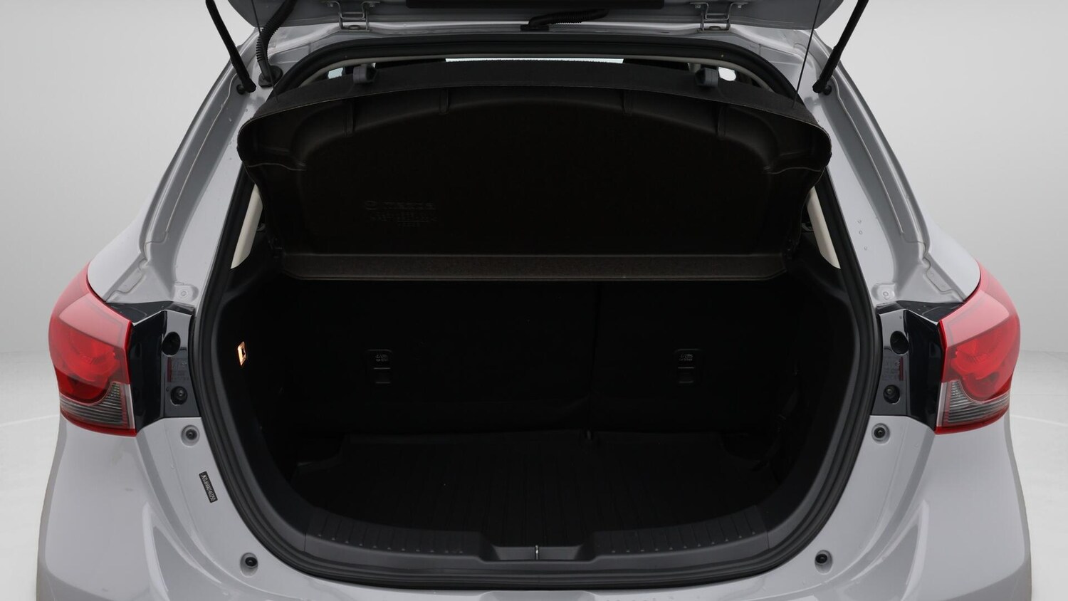 Used Mazda Mazda2 2023 for sale - 76201443: Photo 18