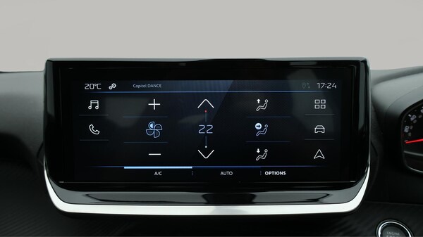 Used Peugeot 2008 2023 for sale - 76151597: Photo 13