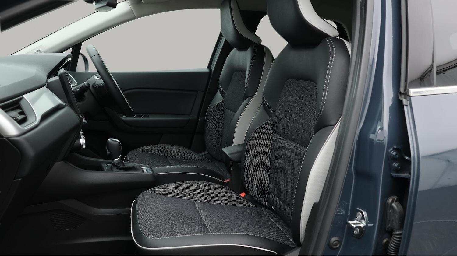 Used Renault Captur 2022 for sale - 76781392: Photo 15