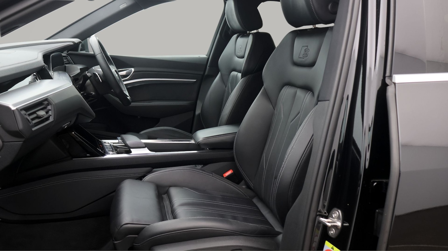 Used Audi e-tron 2022 for sale - 77610470: Photo 14