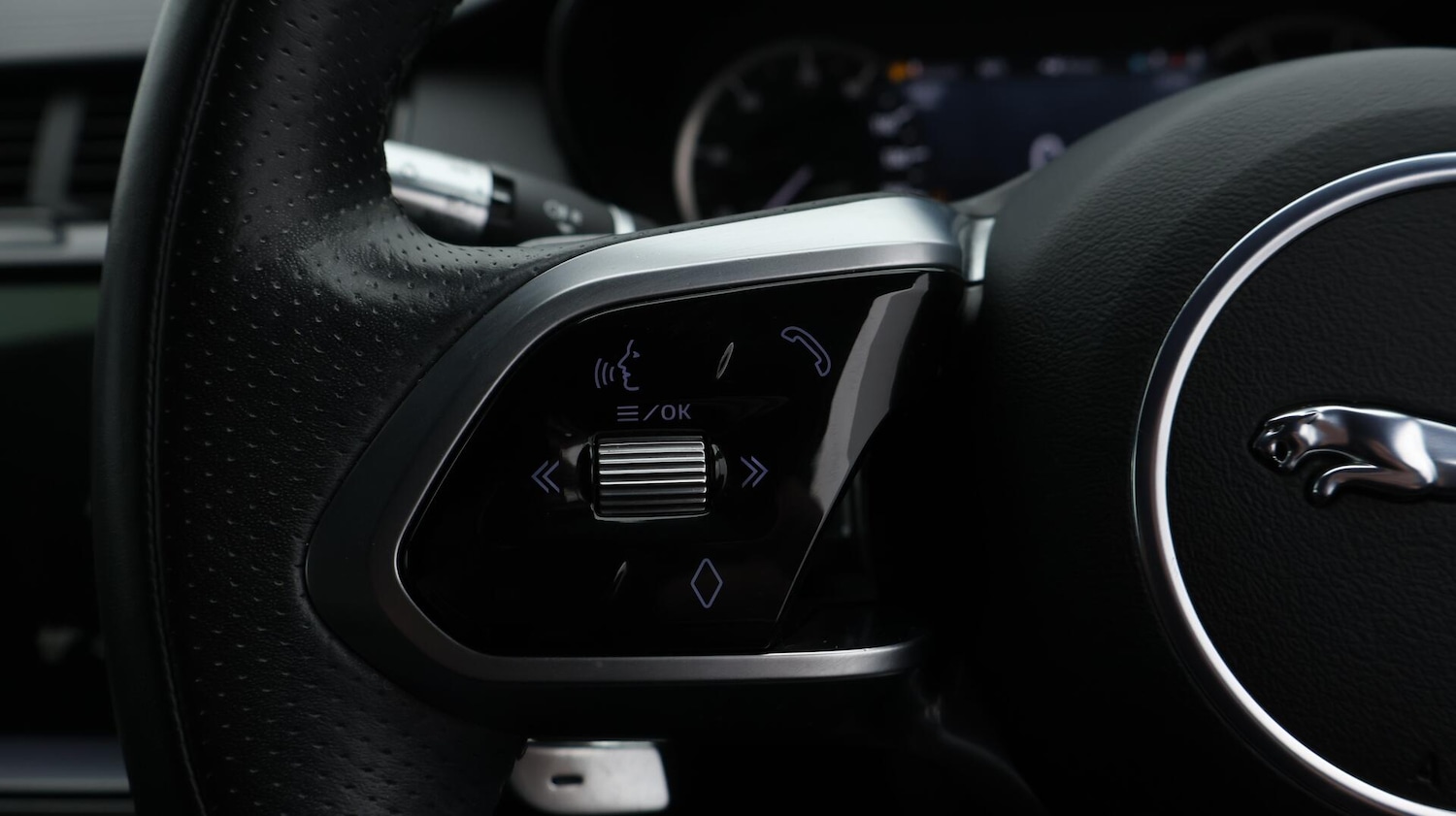 Used Jaguar E-Pace 2021 for sale - 76620367: Photo 25