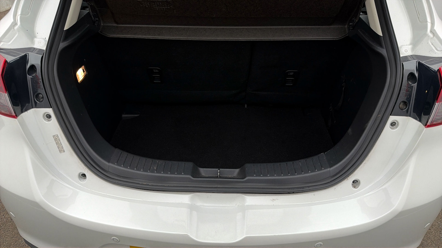 Used Mazda Mazda2 2023 for sale - 78004204: Photo 16