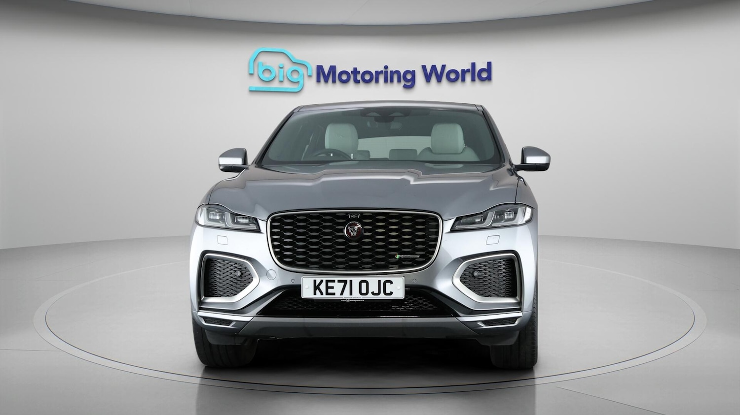 Used Jaguar F-Pace 2021 for sale - 76714839: Photo 3