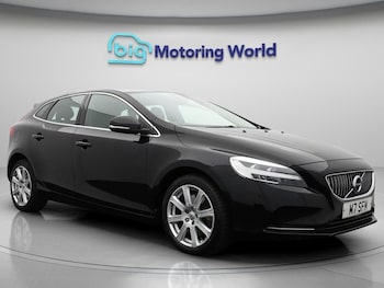 Used Volvo V40 2018 for sale - 75588886: Photo