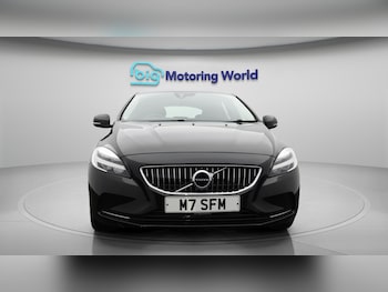 Used Volvo V40 2018 for sale - 75588886: Photo