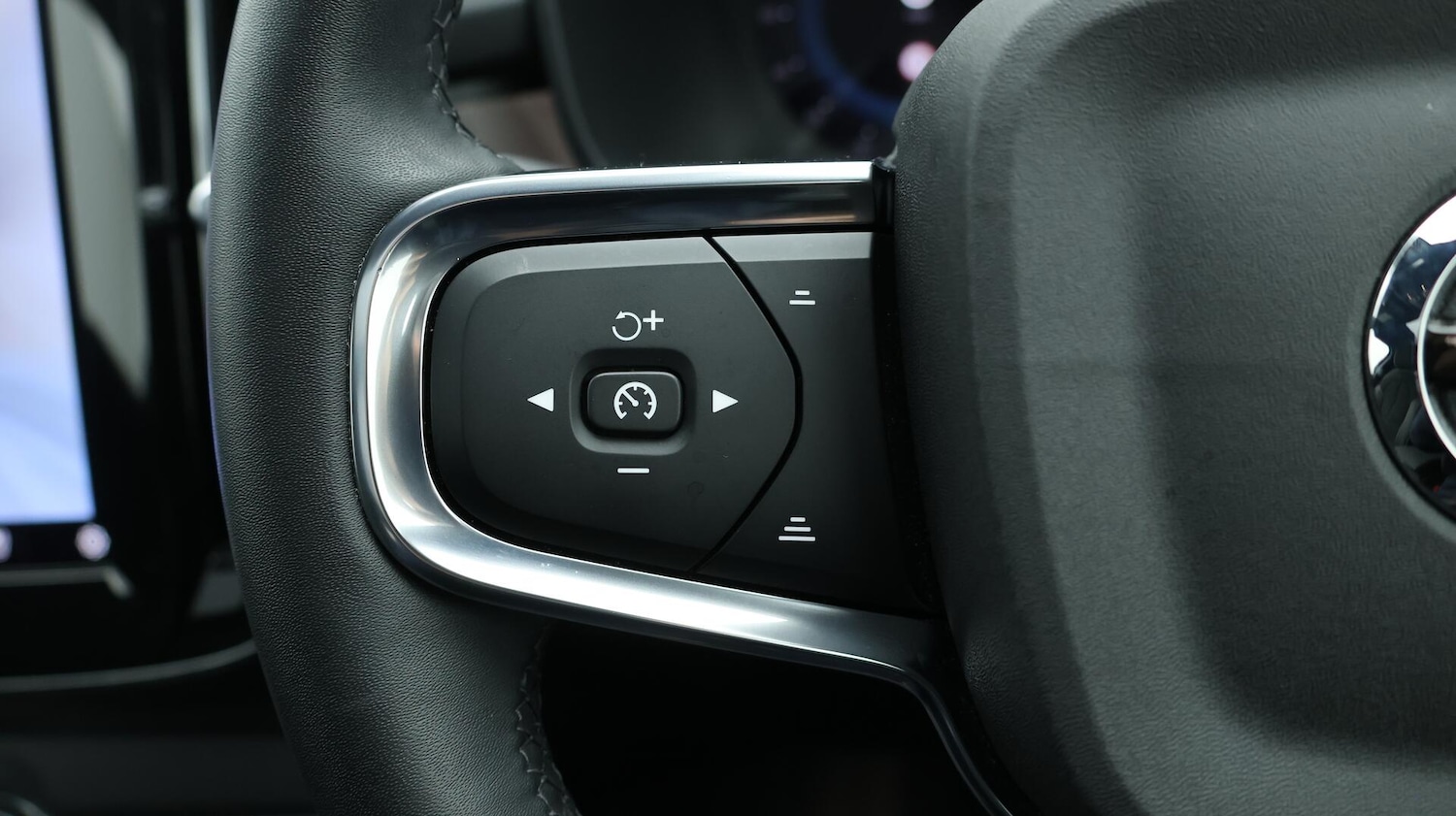 Used Volvo XC40 2022 for sale - 76765563: Photo 26