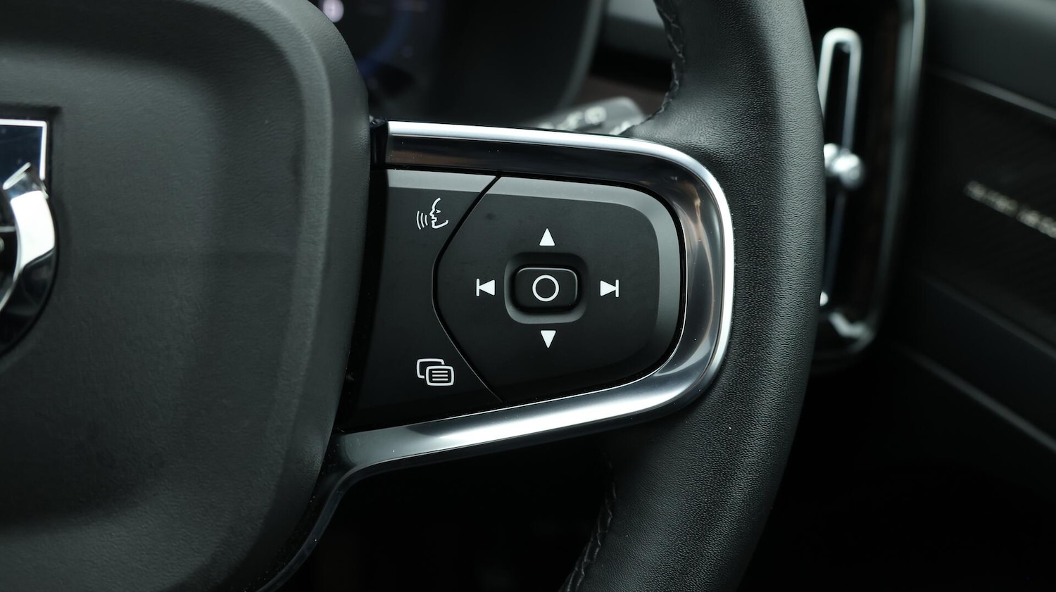 Used Volvo XC40 2022 for sale - 76765563: Photo 27