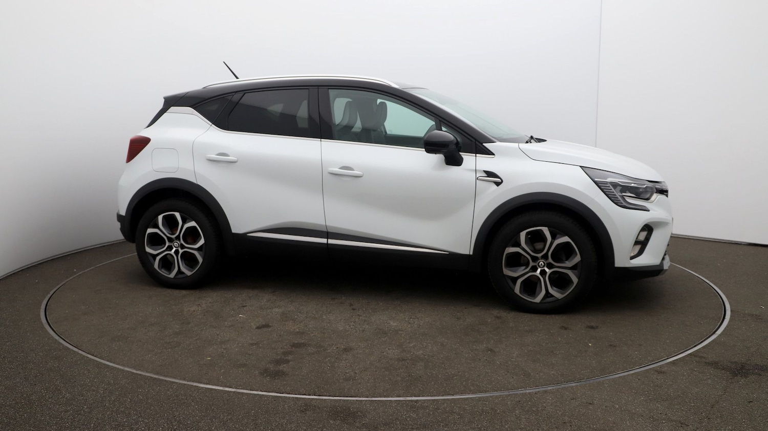 Used Renault Captur for sale - 76808937: Photo 39