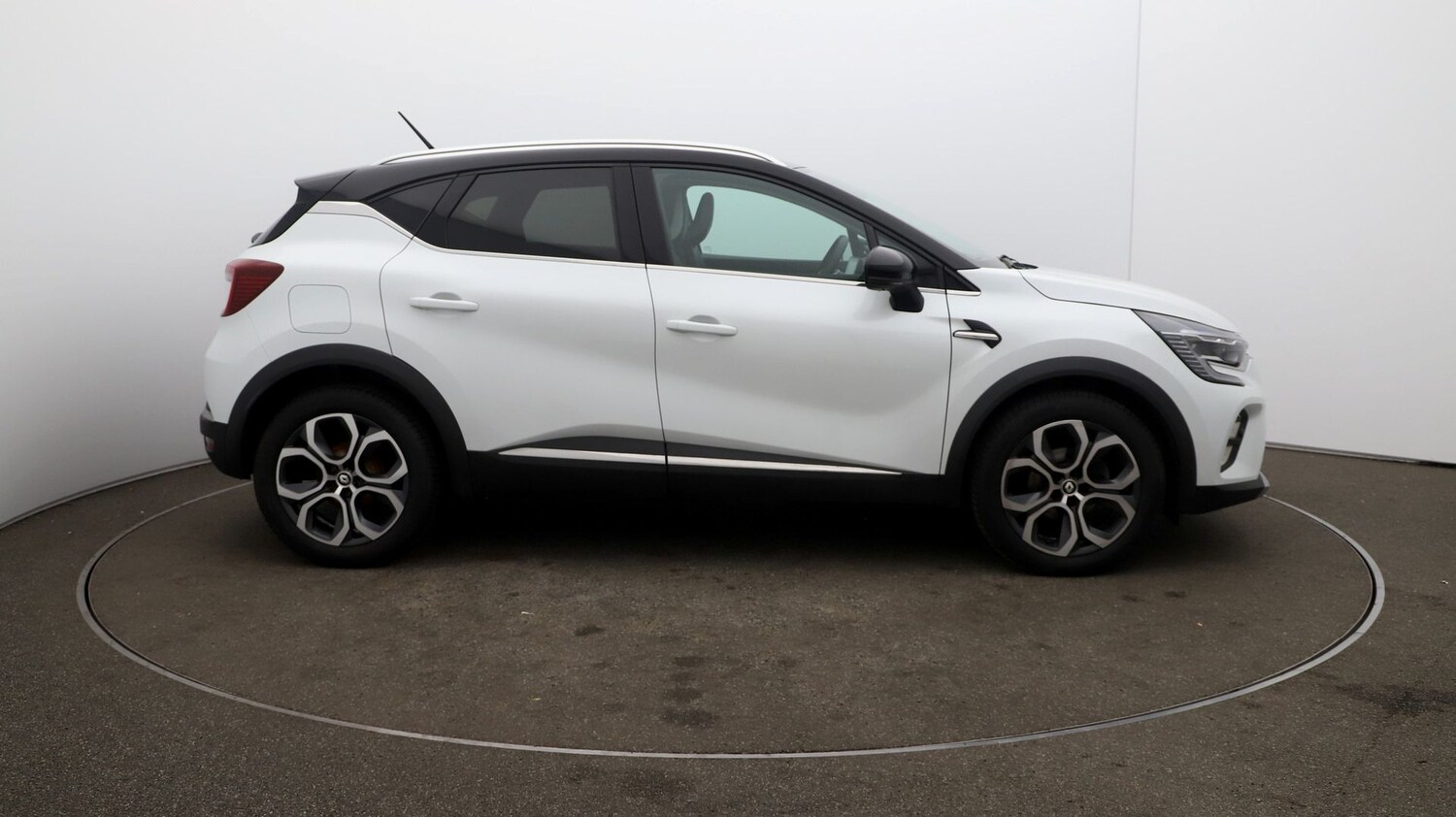 Used Renault Captur for sale - 76808937: Photo 40