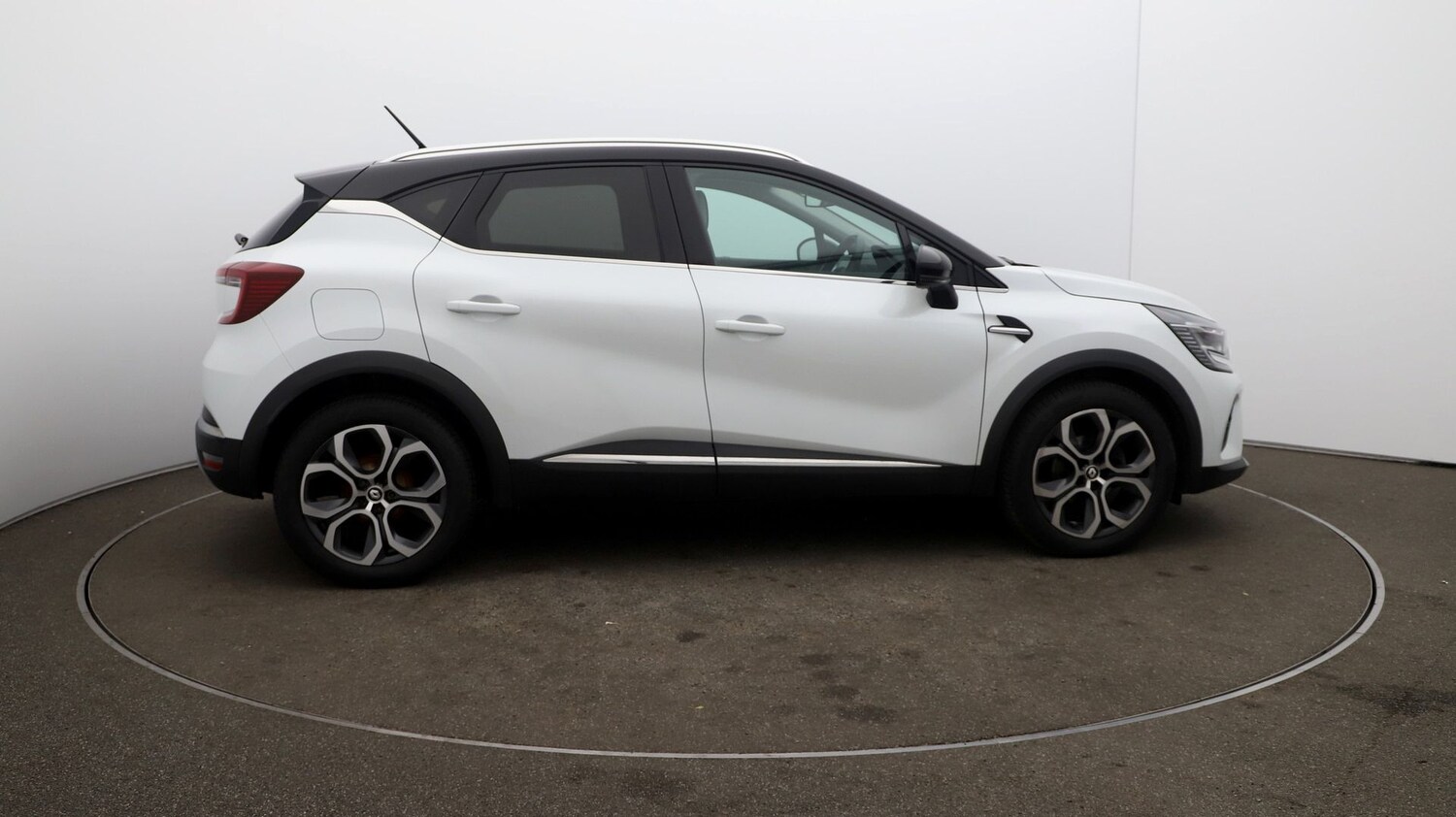 Used Renault Captur for sale - 76808937: Photo 41