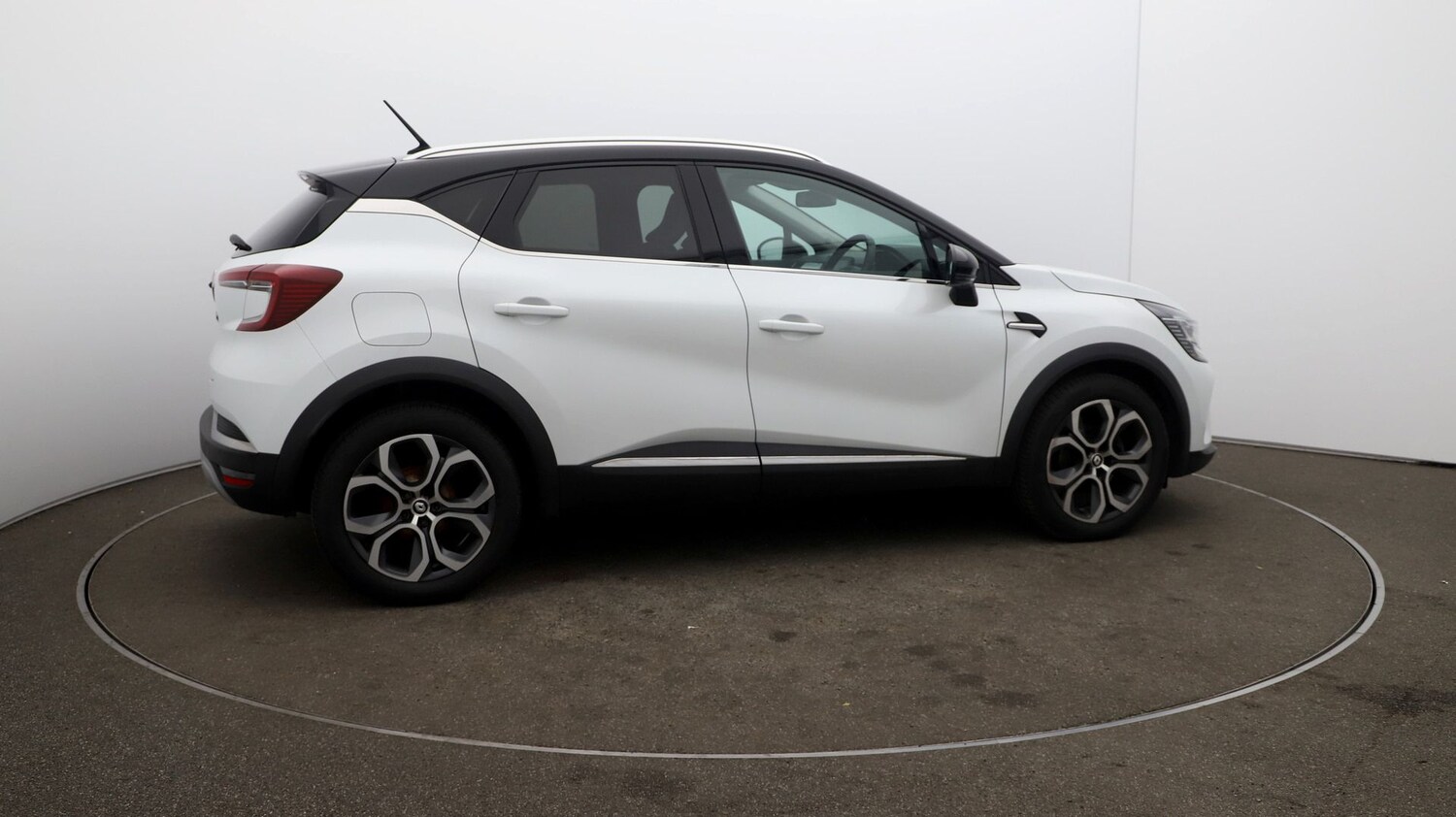 Used Renault Captur for sale - 76808937: Photo 42