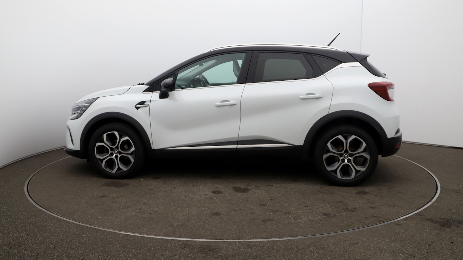 Used Renault Captur for sale - 76808937: Photo 55