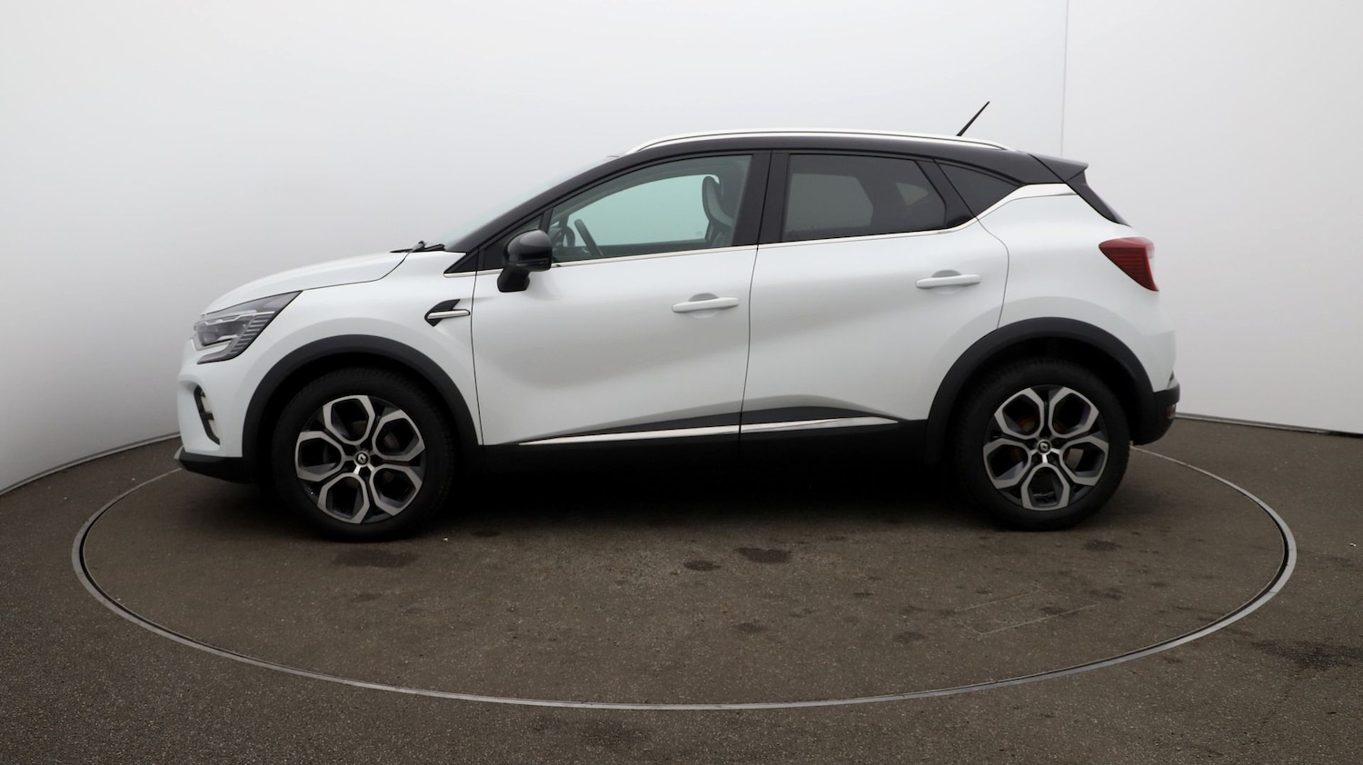 Used Renault Captur for sale - 76808937: Photo 56