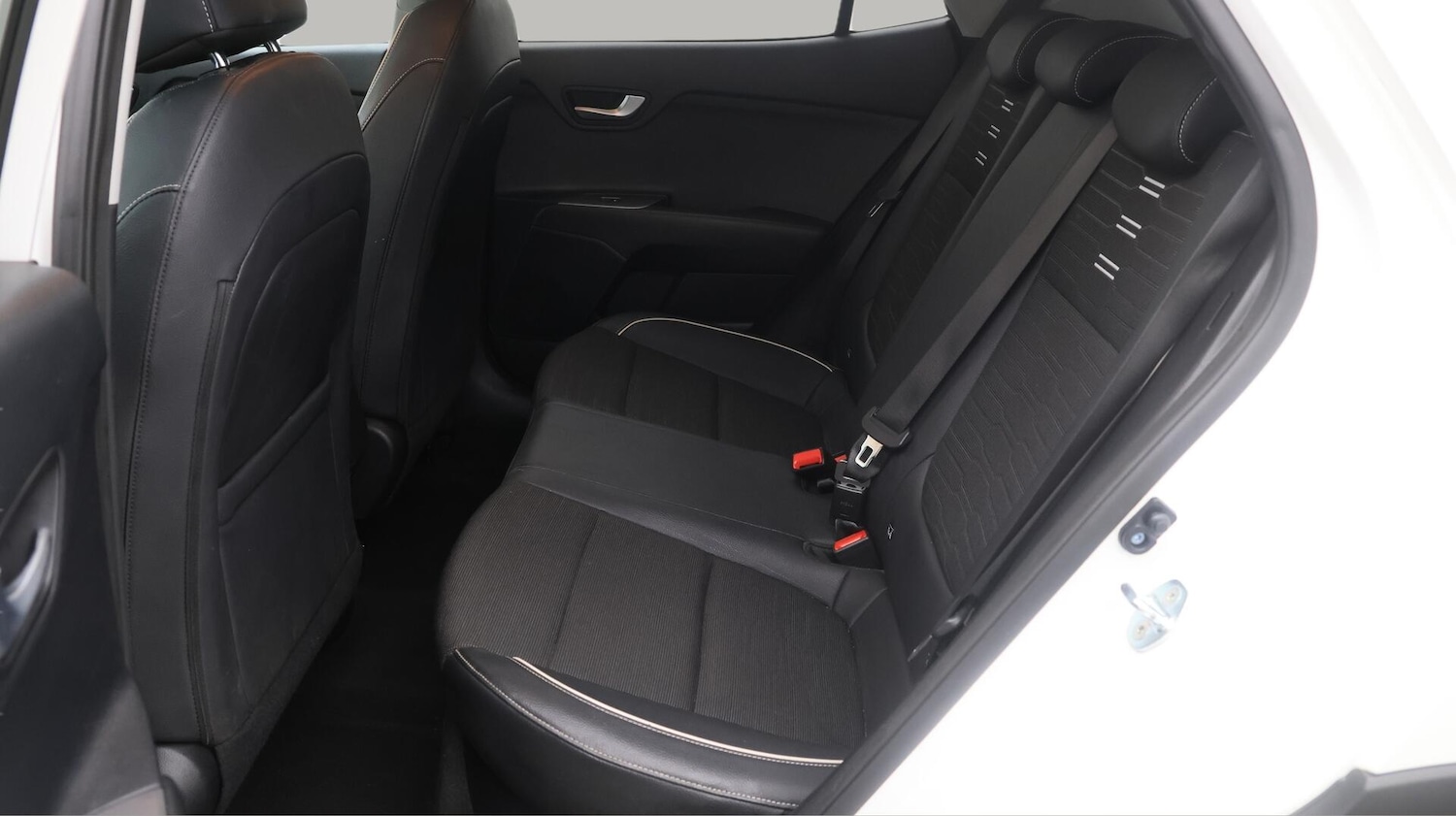 Used Kia Stonic 2021 for sale - 76151574: Photo 17