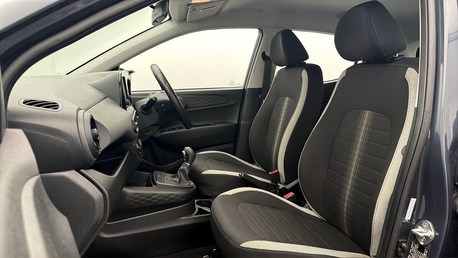 Used Hyundai i10 2023 for sale - 78105803: Photo 13