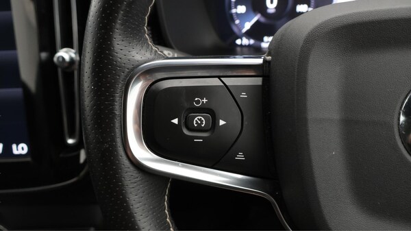 Used Volvo XC40 2020 for sale - 76270620: Photo 24