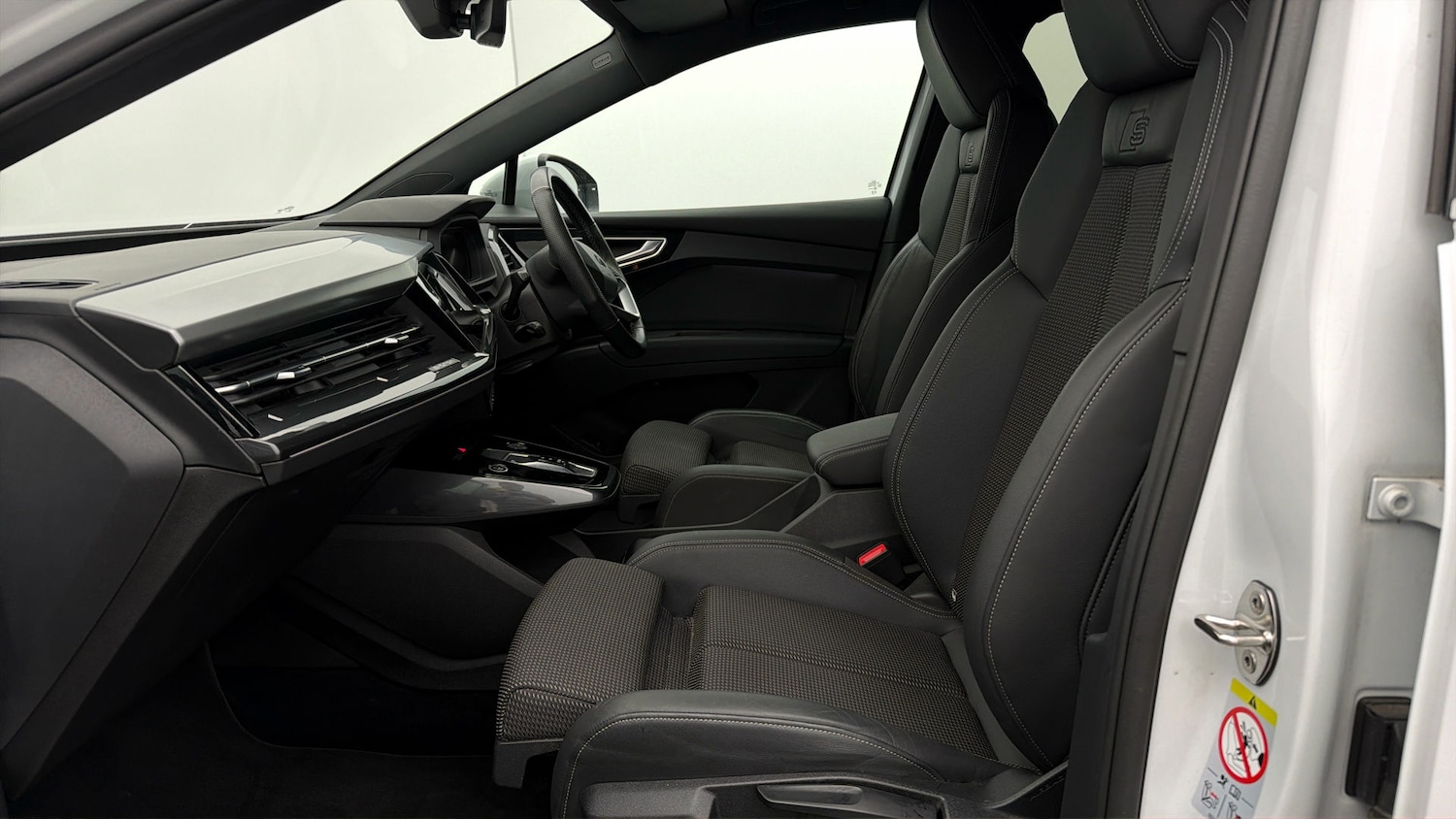 Used Audi Q4 e-tron 2023 for sale - 78123822: Photo 13