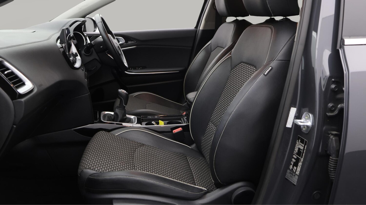 Used Kia XCeed 2023 for sale - 76645265: Photo 15