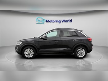 Used Volkswagen T-Roc 2023 for sale - 78820185: Photo