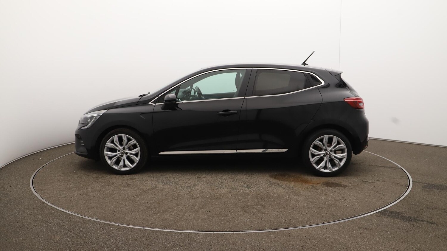 Used Renault Clio 2021 for sale - 76122909: Photo 63