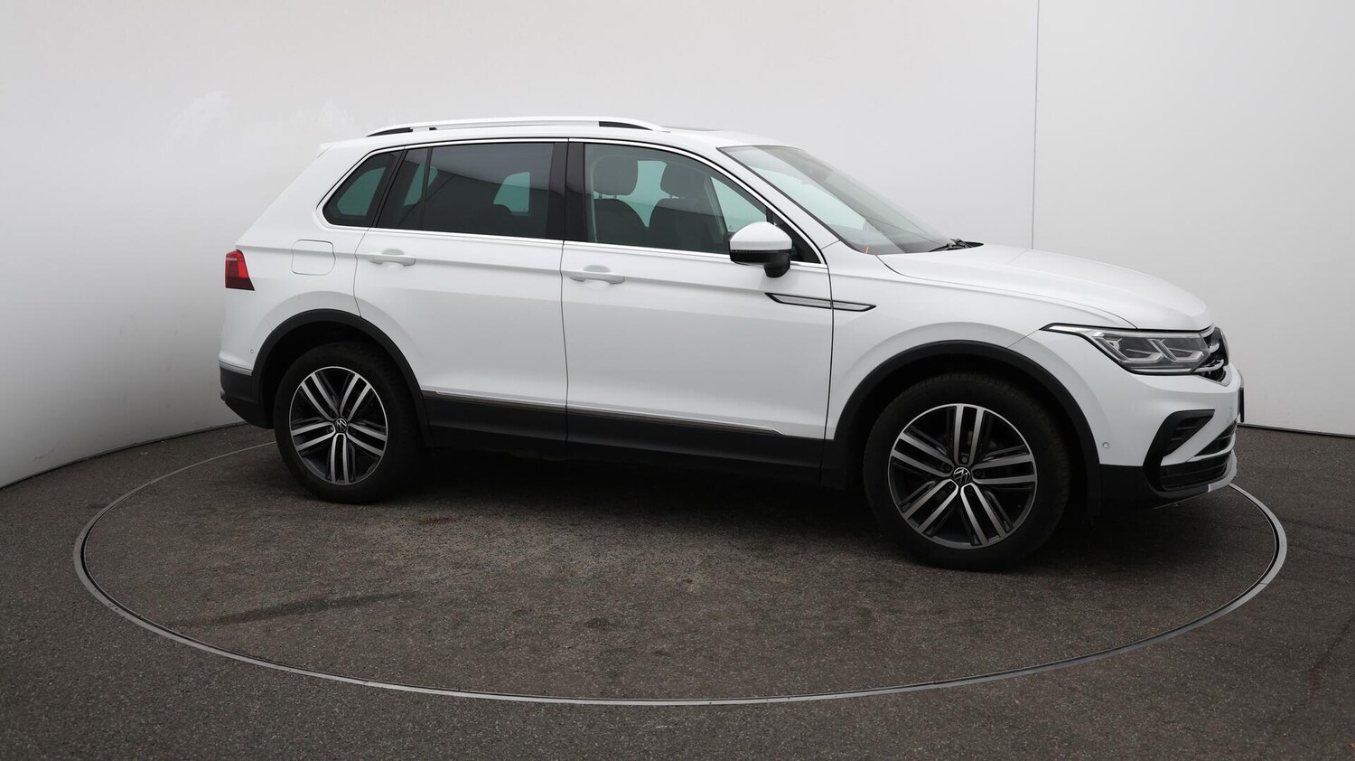 Used Volkswagen Tiguan 2022 for sale - 76153040: Photo 47