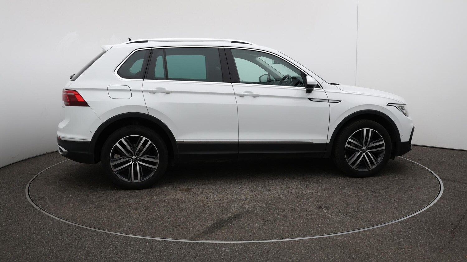 Used Volkswagen Tiguan 2022 for sale - 76153040: Photo 51