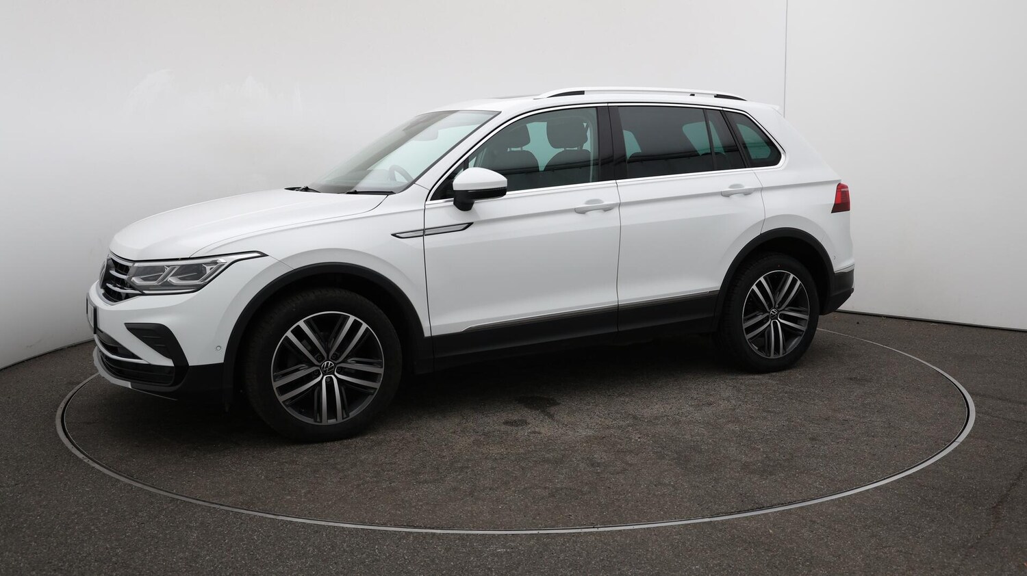 Used Volkswagen Tiguan 2022 for sale - 76153040: Photo 68