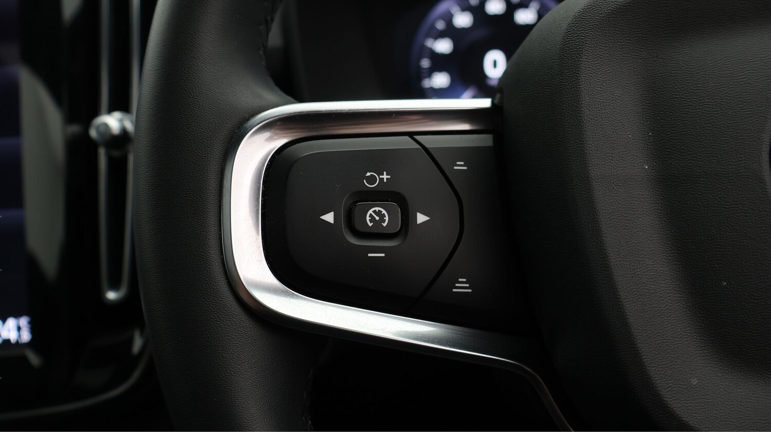 Used Volvo XC40 2022 for sale - 77759240: Photo 25