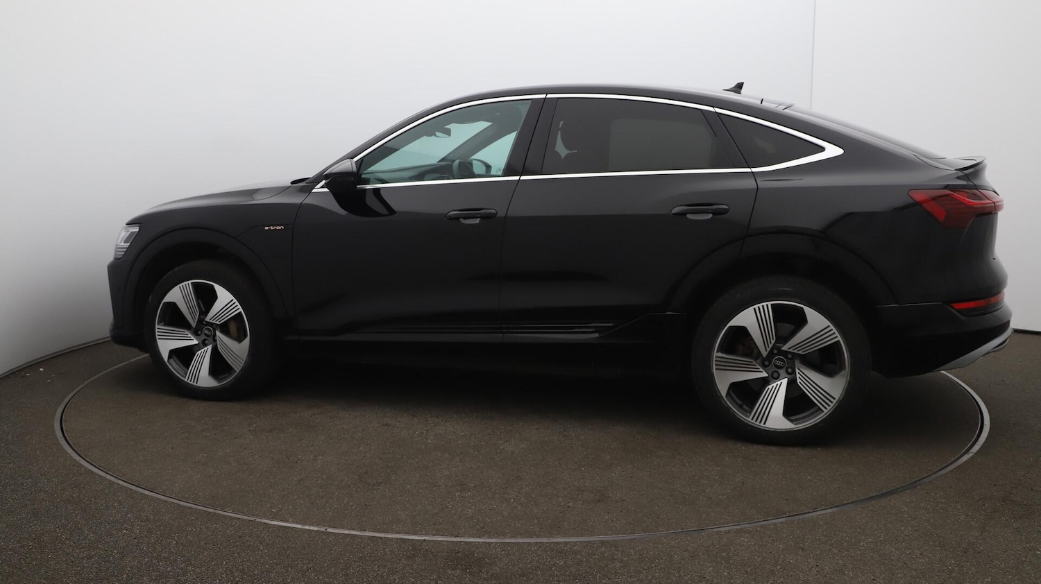 Used Audi e-tron 2023 for sale - 76136296: Photo 40
