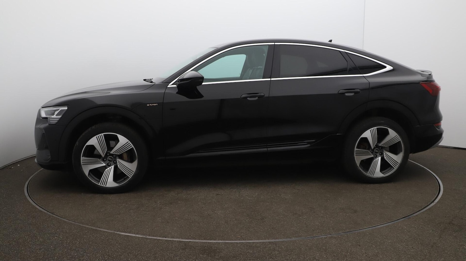 Used Audi e-tron 2023 for sale - 76136296: Photo 47