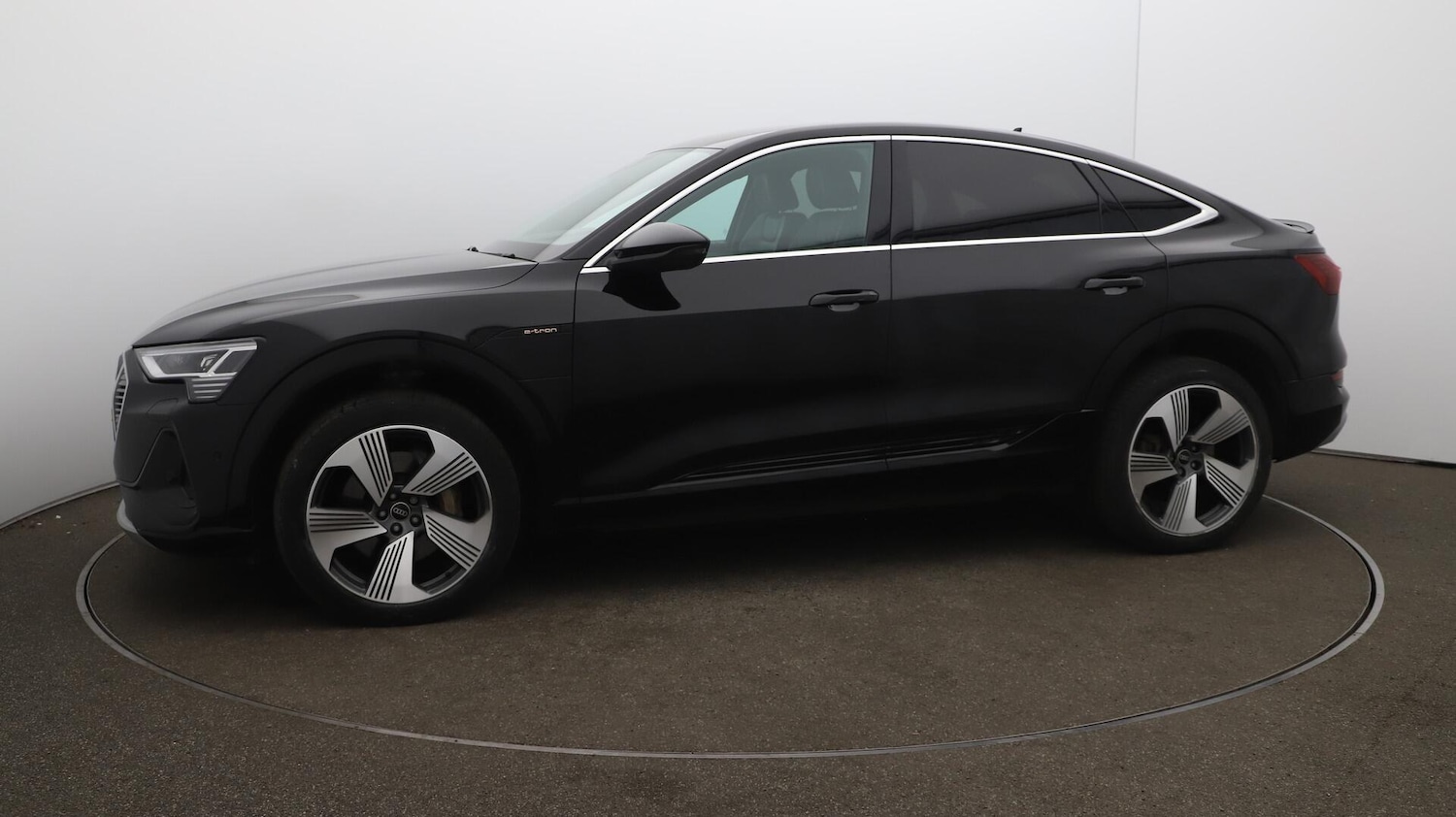 Used Audi e-tron 2023 for sale - 76136296: Photo 48