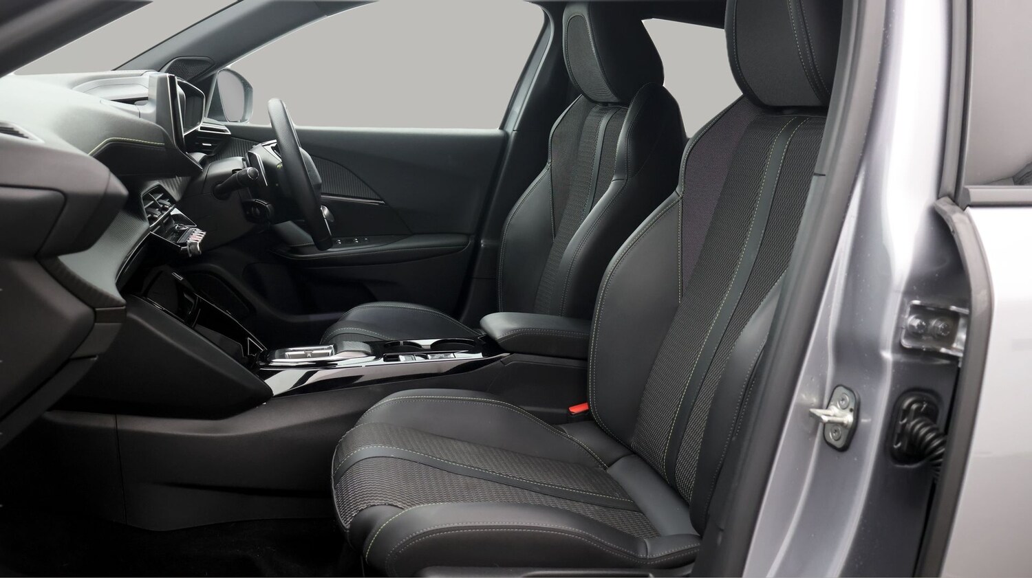 Used Peugeot 2008 2023 for sale - 77195567: Photo 14