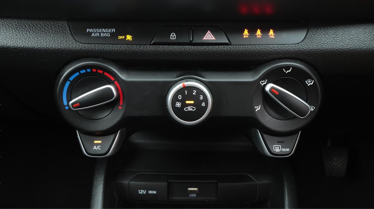 Used Kia Stonic 2022 for sale - 76094440: Photo 13