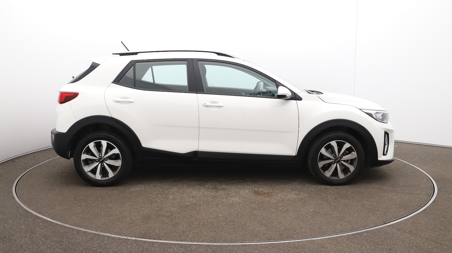 Used Kia Stonic 2022 for sale - 76094440: Photo 48