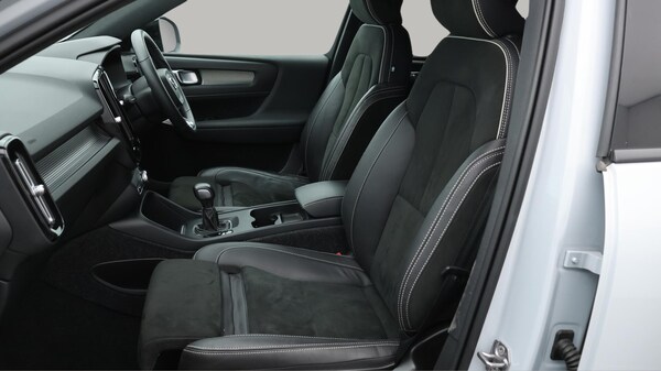 Used Volvo XC40 2021 for sale - 76179307: Photo 15